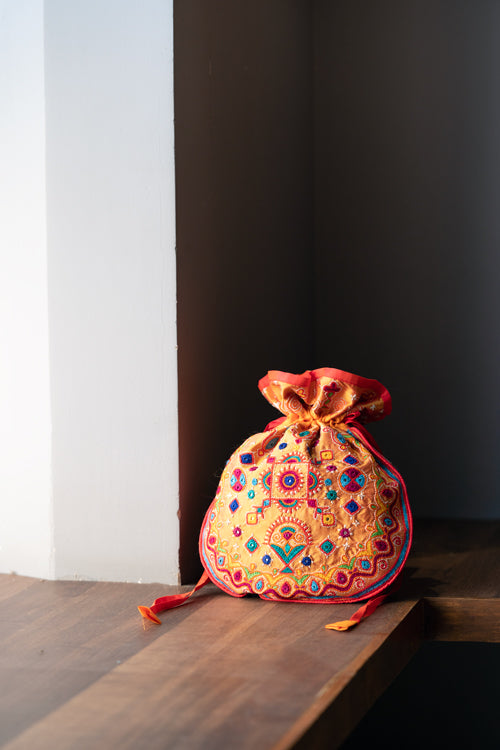Hand embroidered Hand Bag / Potli / Batwa - Silk