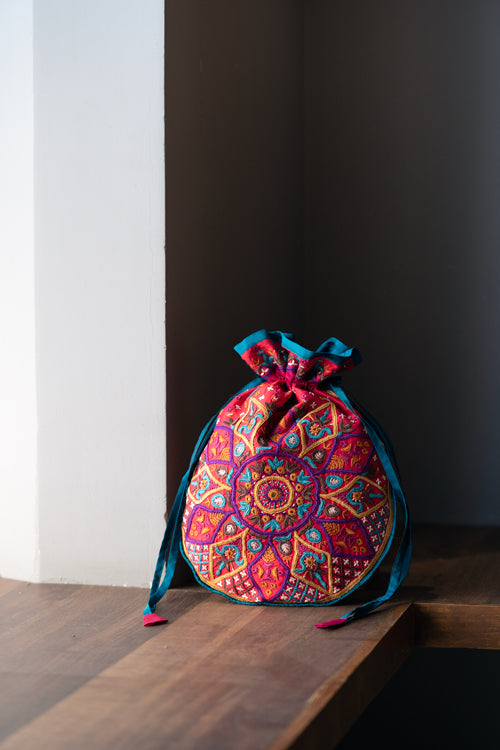 Hand embroidered Hand Bag / Potli / Batwa - silk