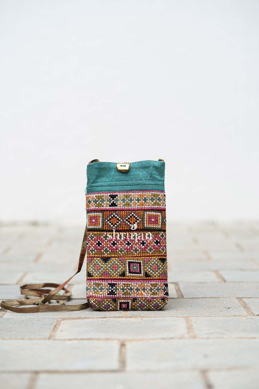 Silk Jat Garasiya Hand Embroidery Mobile Pouch
