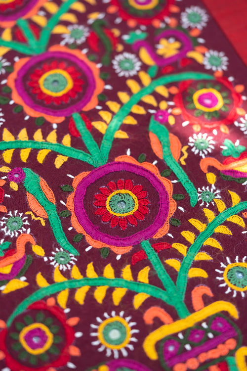 Hand Embroiderd Wall Hanging - Silk